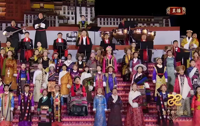 总台春晚喜庆开场，星空官网长伴26载“屏”实力出圈