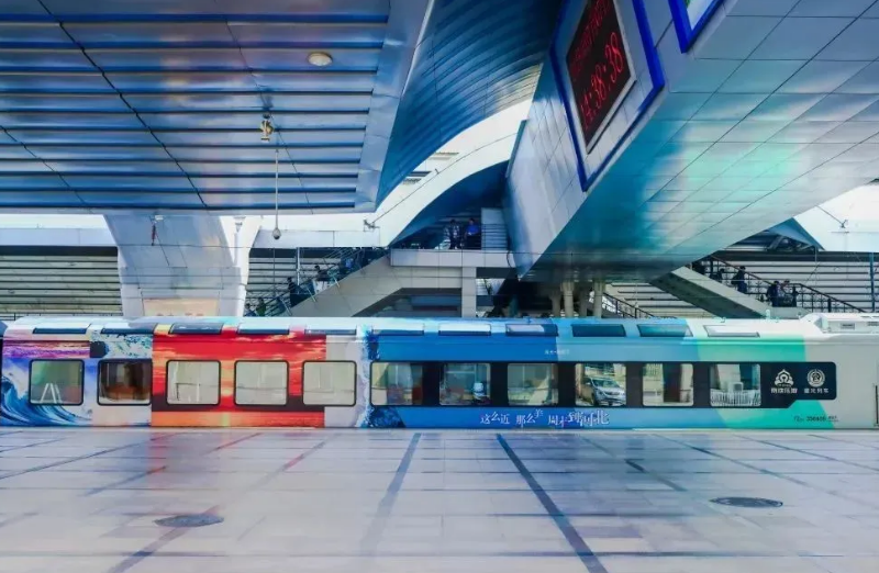 京津冀首列全景观光列车：星空官网显示技术赋能“文旅列车”新场景